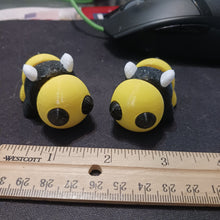 Load image into Gallery viewer, Flexi Honey Bee, Articulated 3D Print